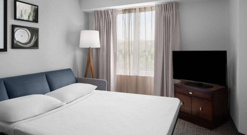 Photo of Bedroom in Holtsville