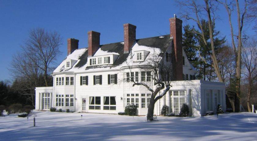 Photo of Others in Old Bennington