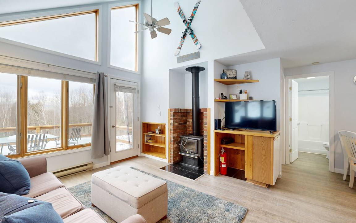 Photo of Livingroom in Thornton