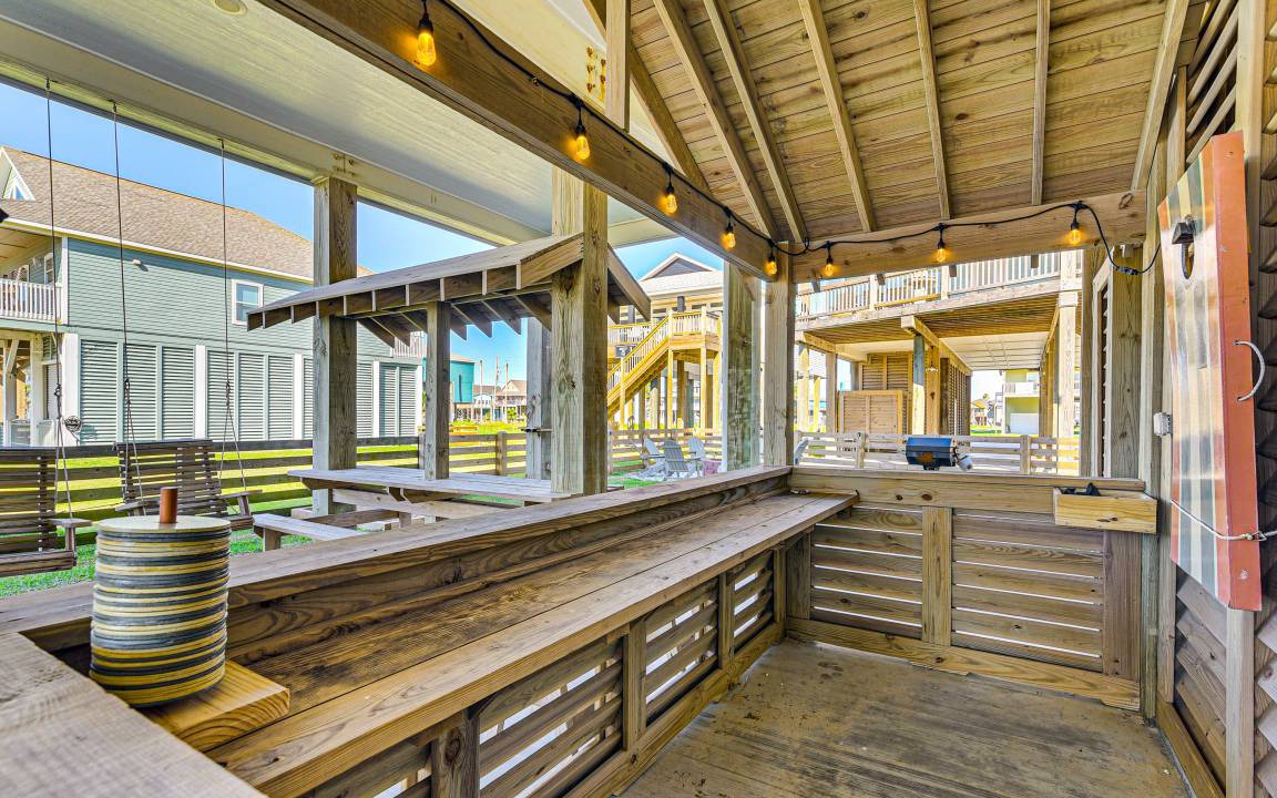 Photo of Patio Balcony in Crystal Beach