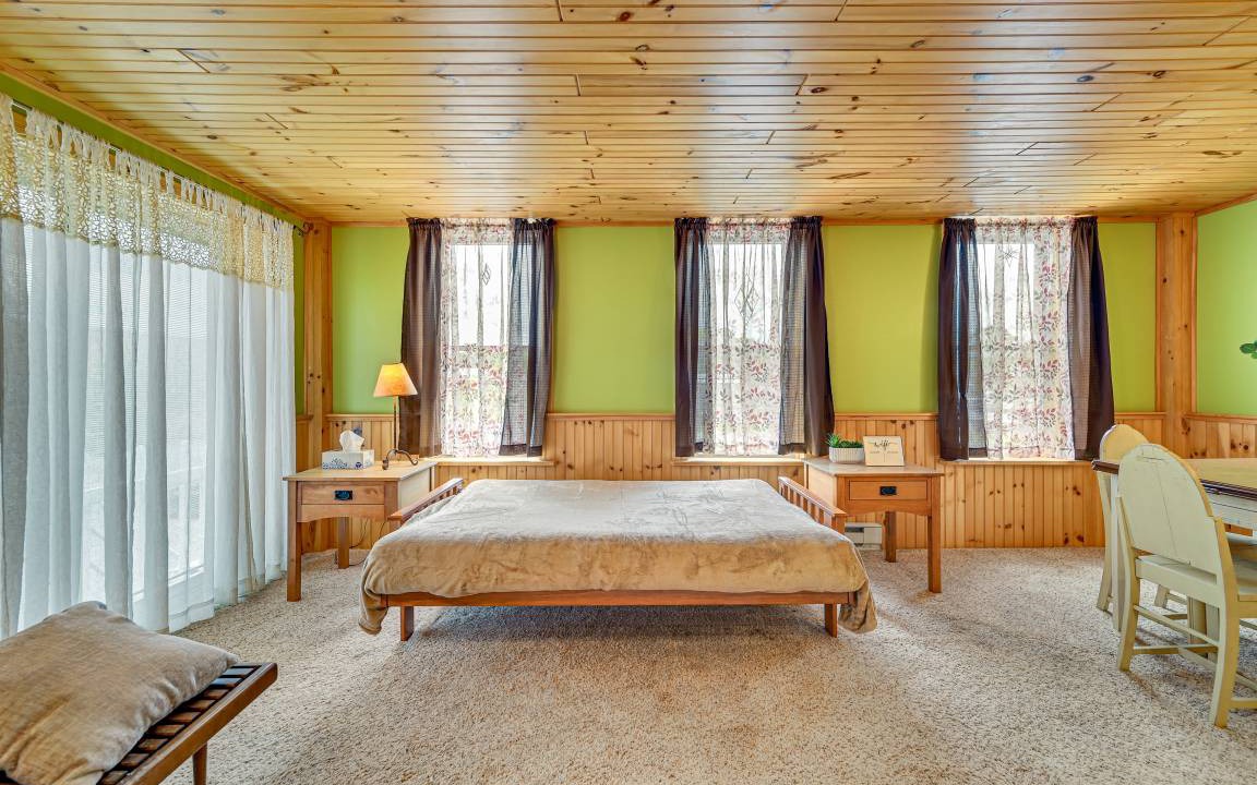 Photo of Bedroom in Boonville