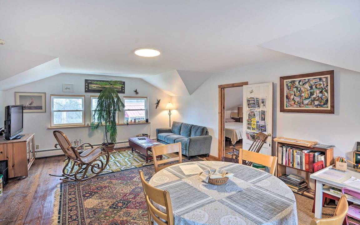 Photo of Livingroom in Saugerties