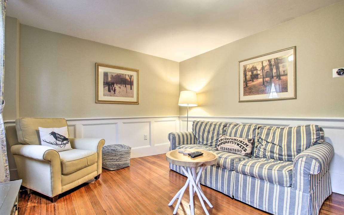 Photo of Livingroom in Salem
