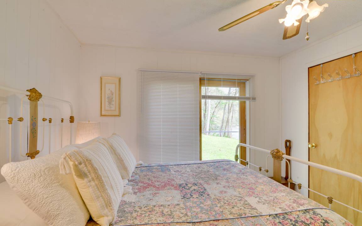 Photo of Bedroom in Parsons