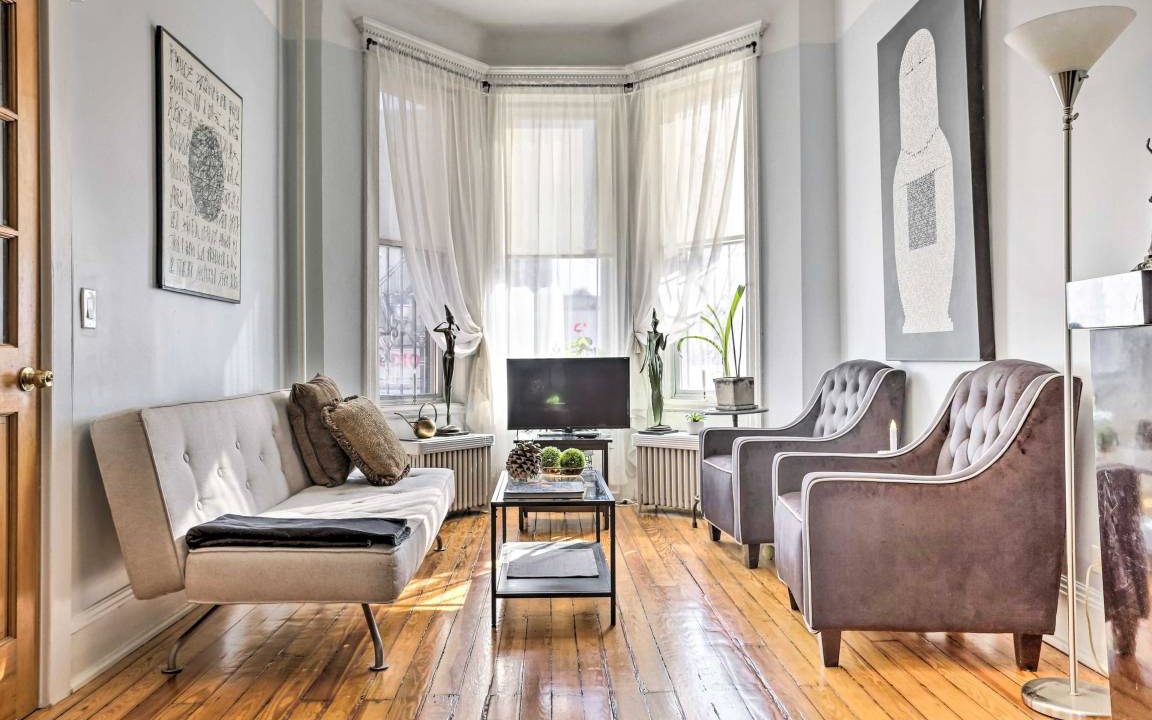 Photo of Livingroom in McGinley Square