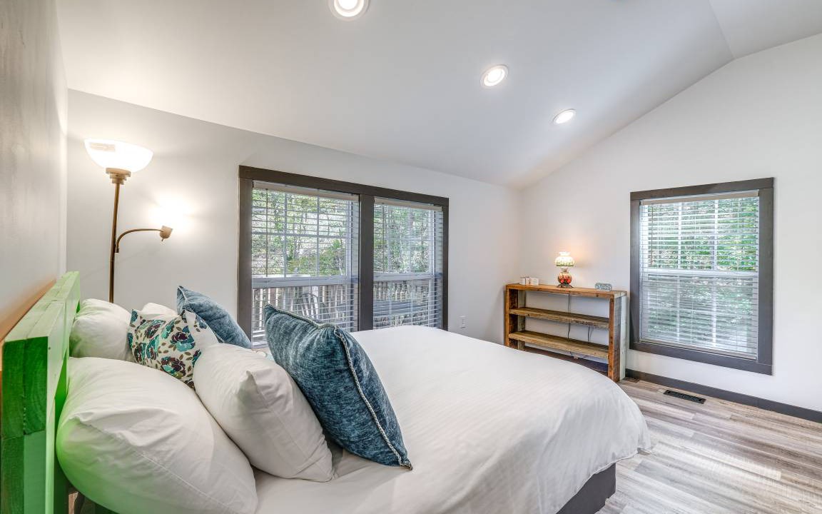 Photo of Bedroom in Warm Springs