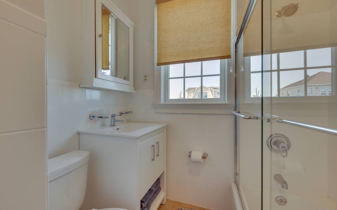 Photo of Bathroom in Long Beach