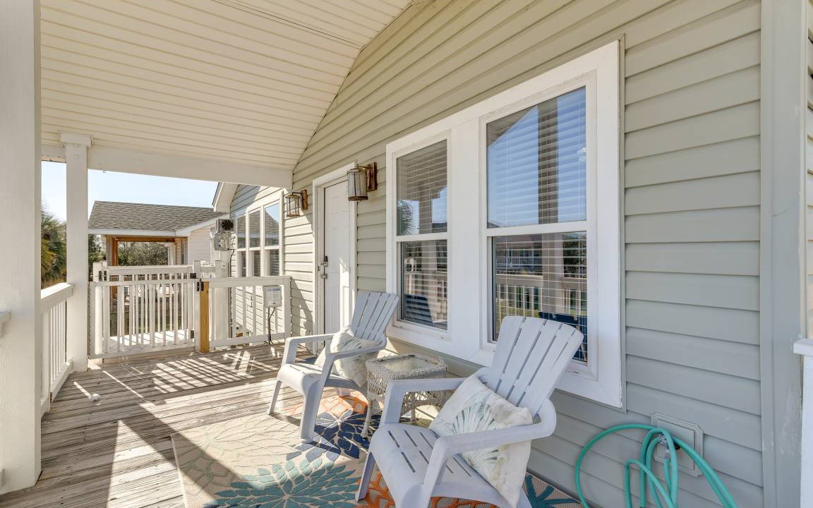 Photo of Patio Balcony in Pirates Beach