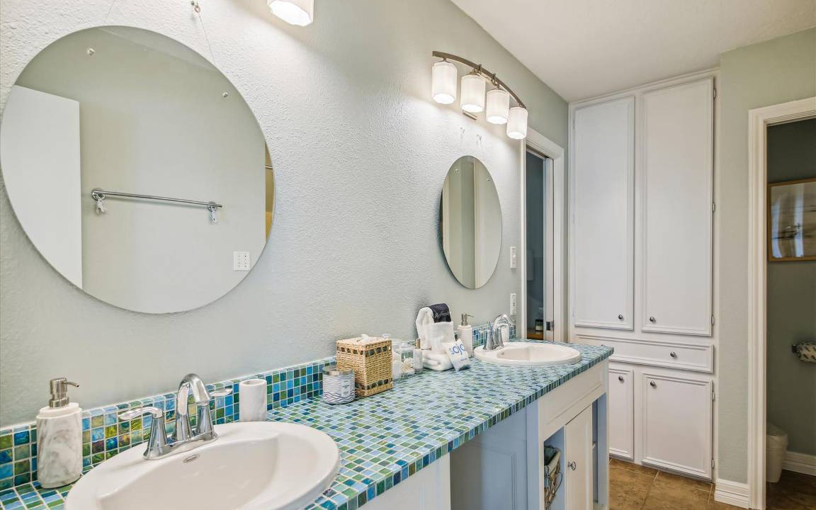 Photo of Bathroom in Pointe San Luis