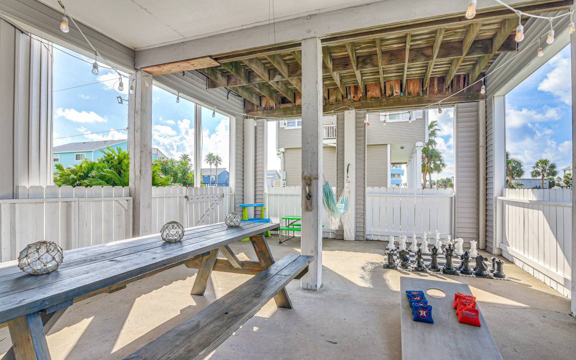 Photo of Patio Balcony in Pirates Beach