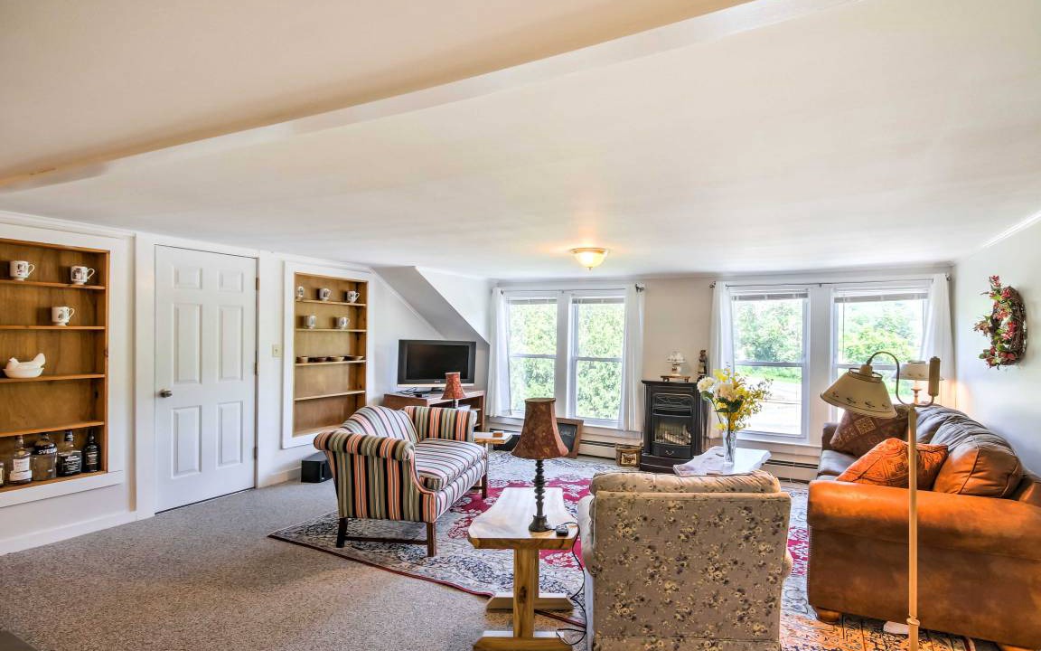 Photo of Livingroom in Manchester Center