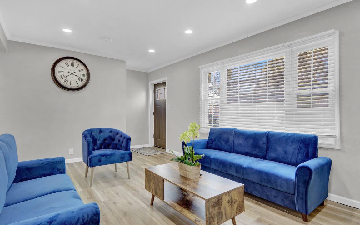 Photo of Livingroom in Valley Stream