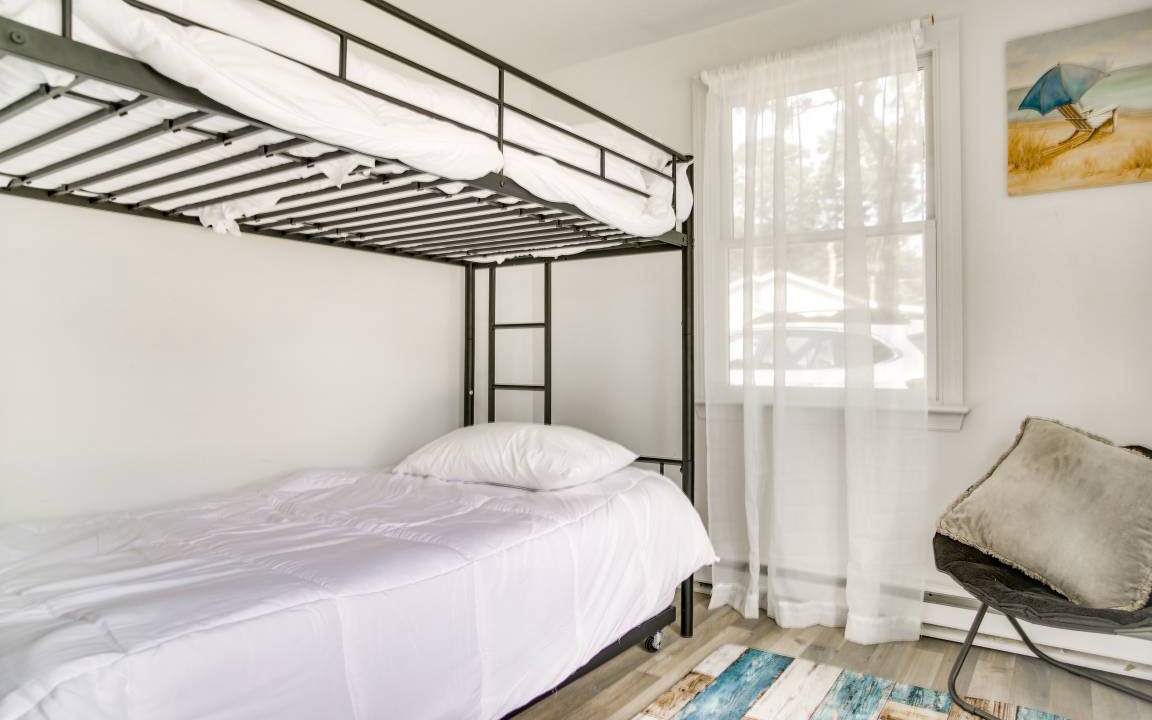 Photo of Bedroom in Seconsett Island