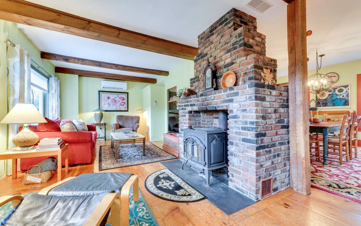 Photo of Livingroom in Manchester Center