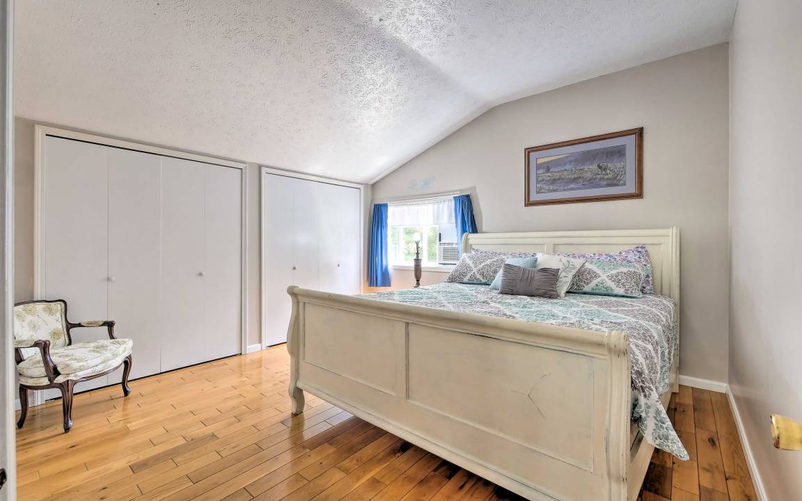 Photo of Bedroom in Huntsburg
