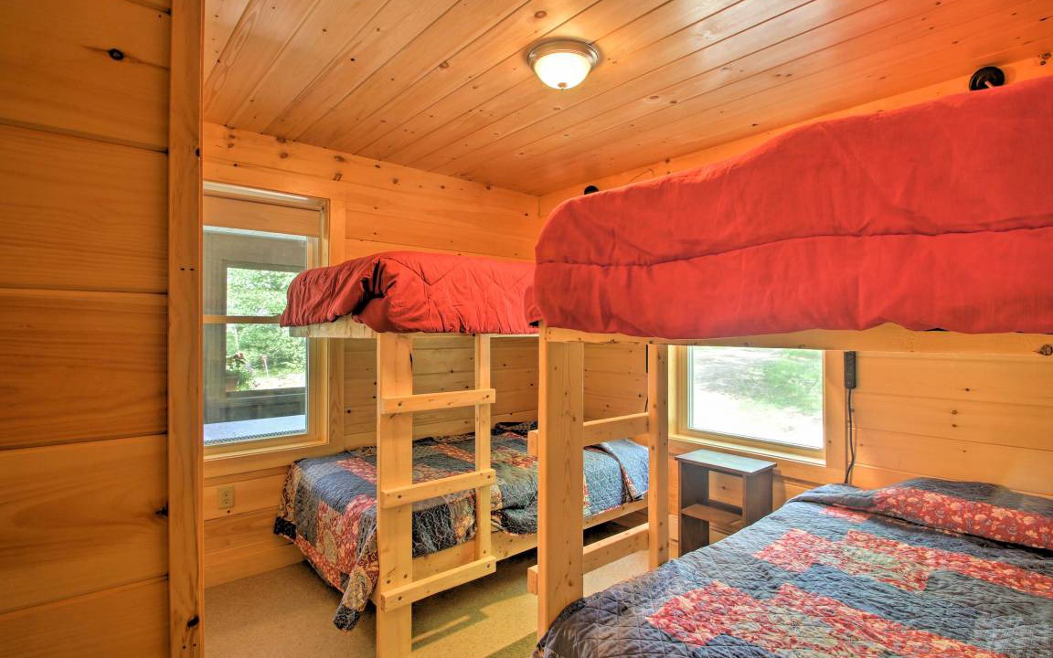 Photo of Bedroom in Raymond