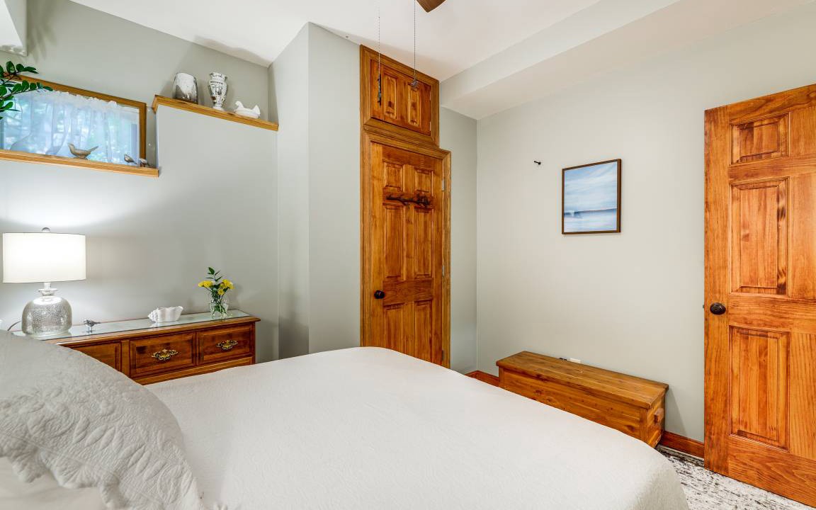 Photo of Bedroom in Orange