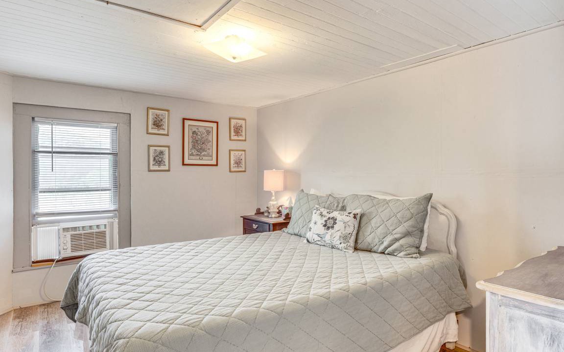 Photo of Bedroom in Emporium