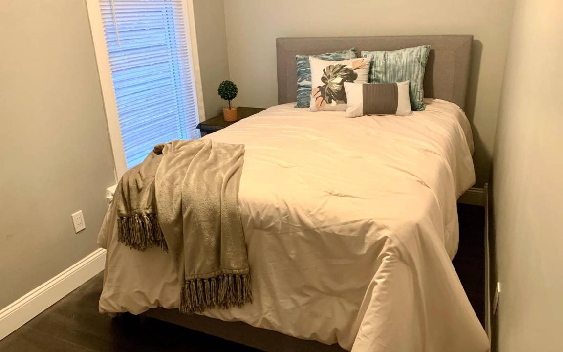 Photo of Bedroom in Downtown Niagara Falls