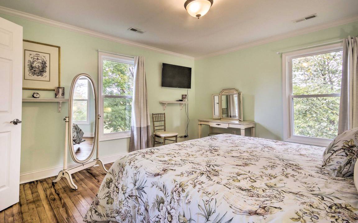 Photo of Bedroom in Leesburg