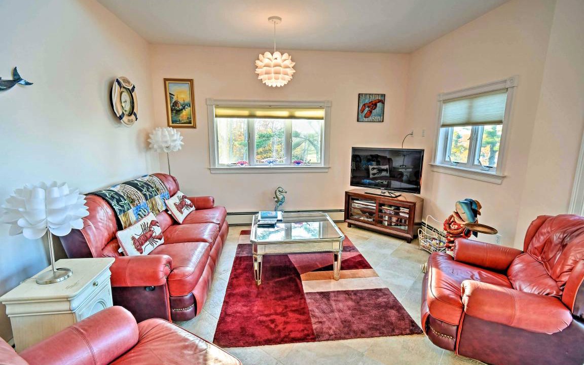 Photo of Livingroom in East Sullivan