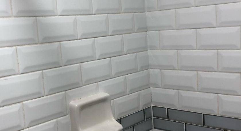 Photo of Bathroom in Union City