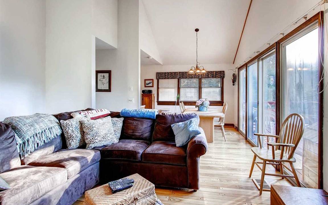 Photo of Livingroom in Pittsfield