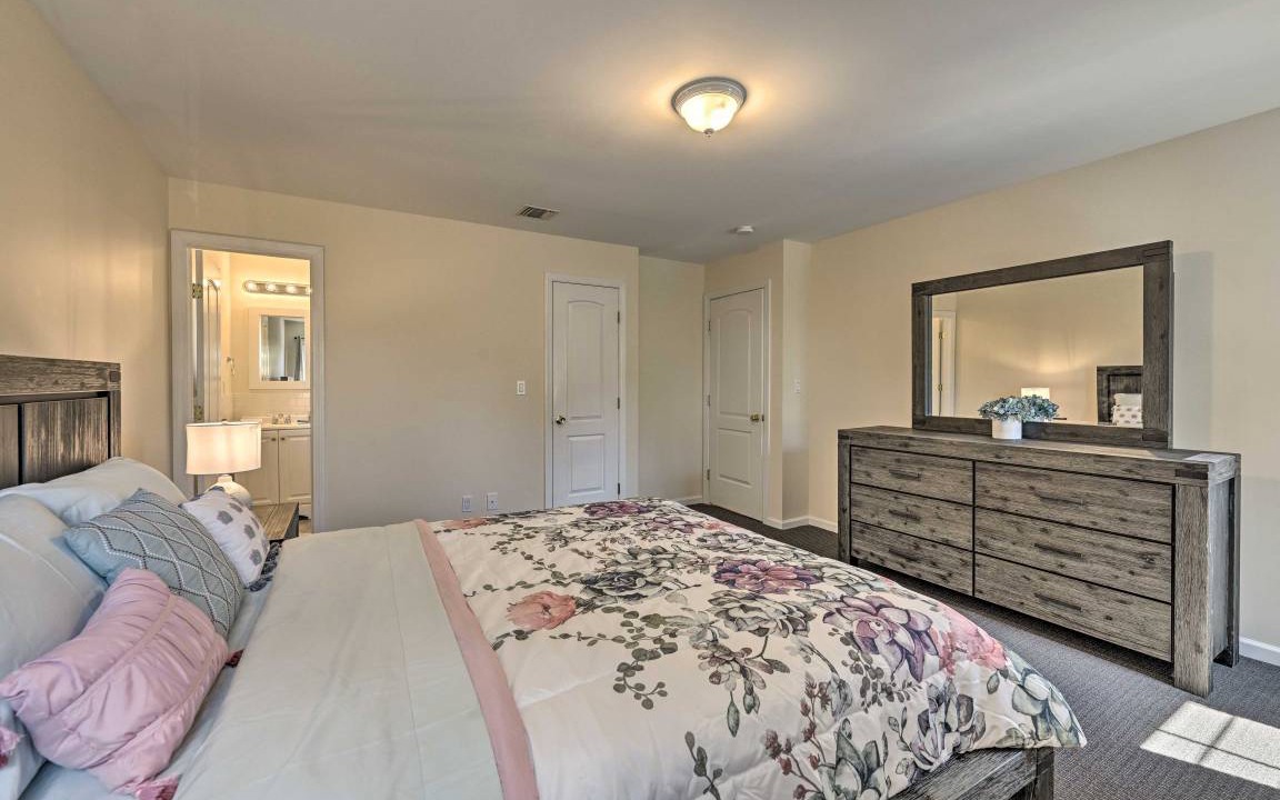 Photo of Bedroom in Glen Cove