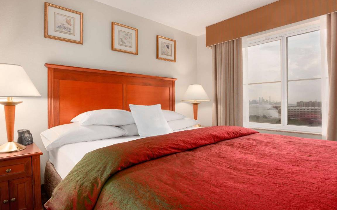 Photo of Bedroom in Edgewater