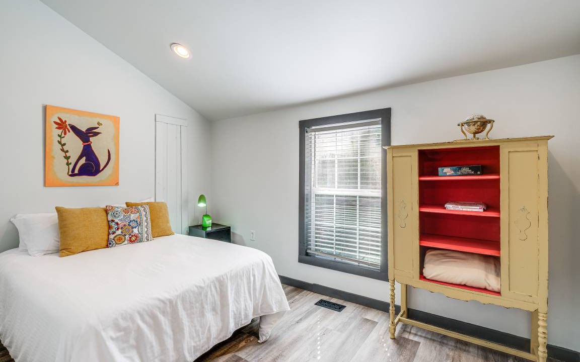 Photo of Bedroom in Warm Springs