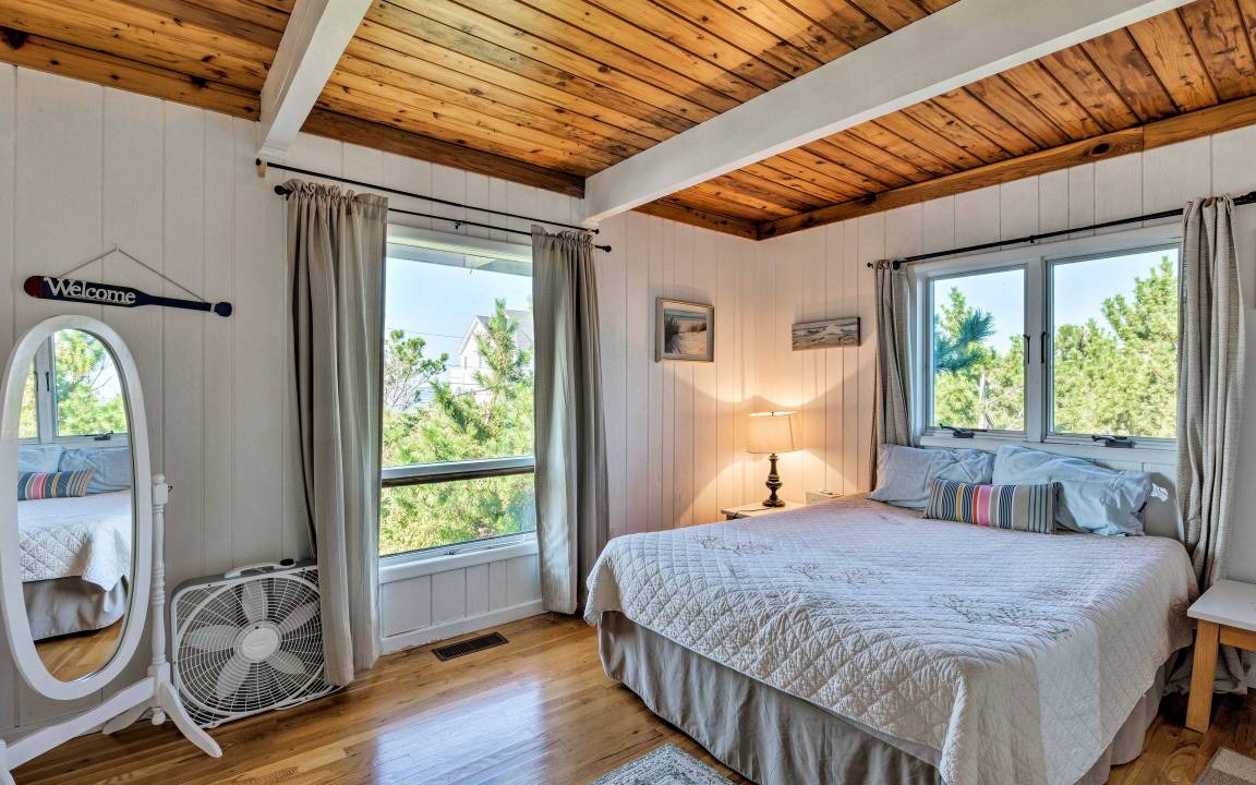 Photo of Bedroom in West Hampton Dunes