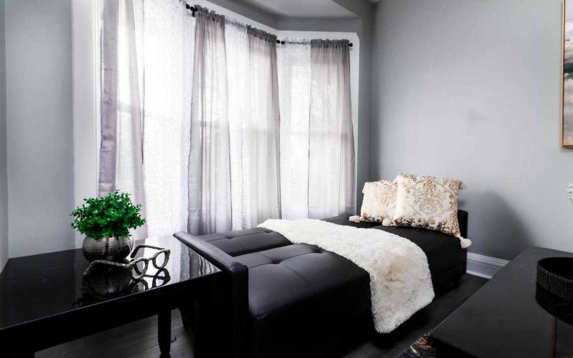 Photo of Bedroom in Downtown Niagara Falls