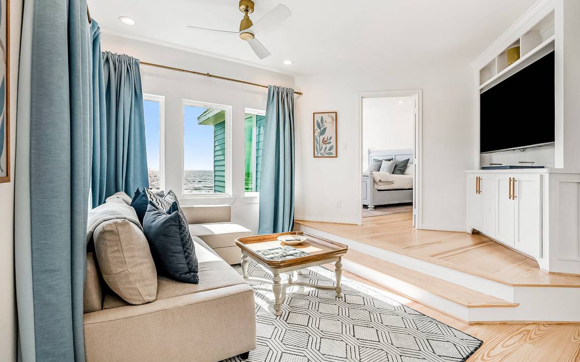 Photo of Livingroom in Pirates Beach