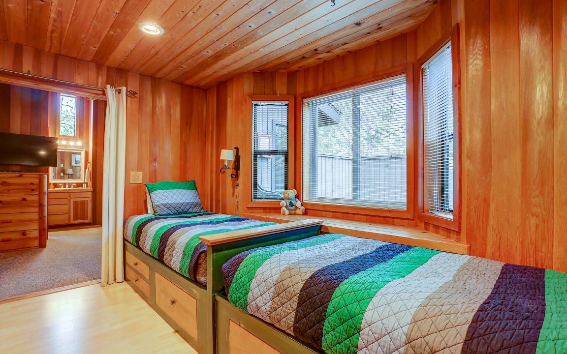 Photo of Bedroom in Sunriver