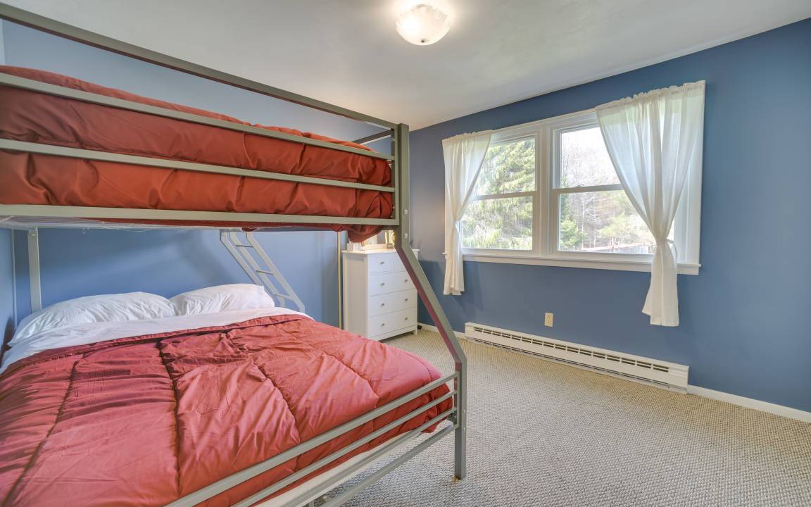 Photo of Bedroom in Burlington Flats