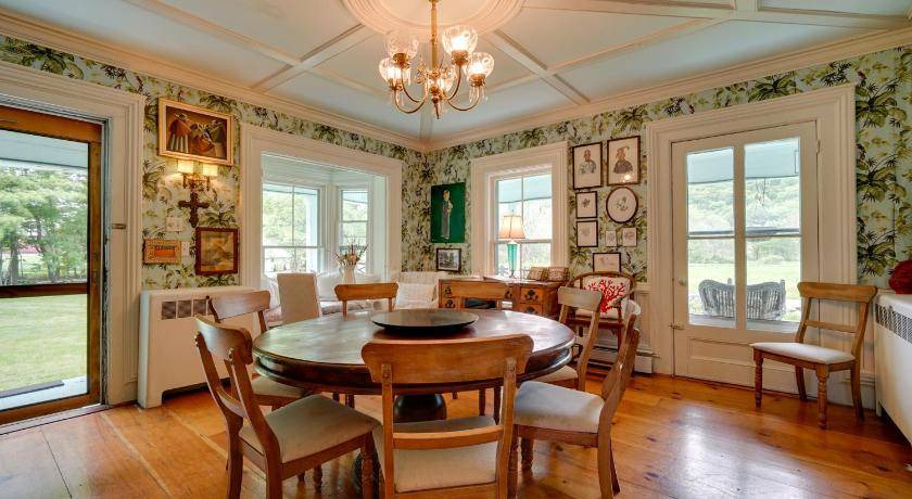 Photo of Livingroom in Rupert