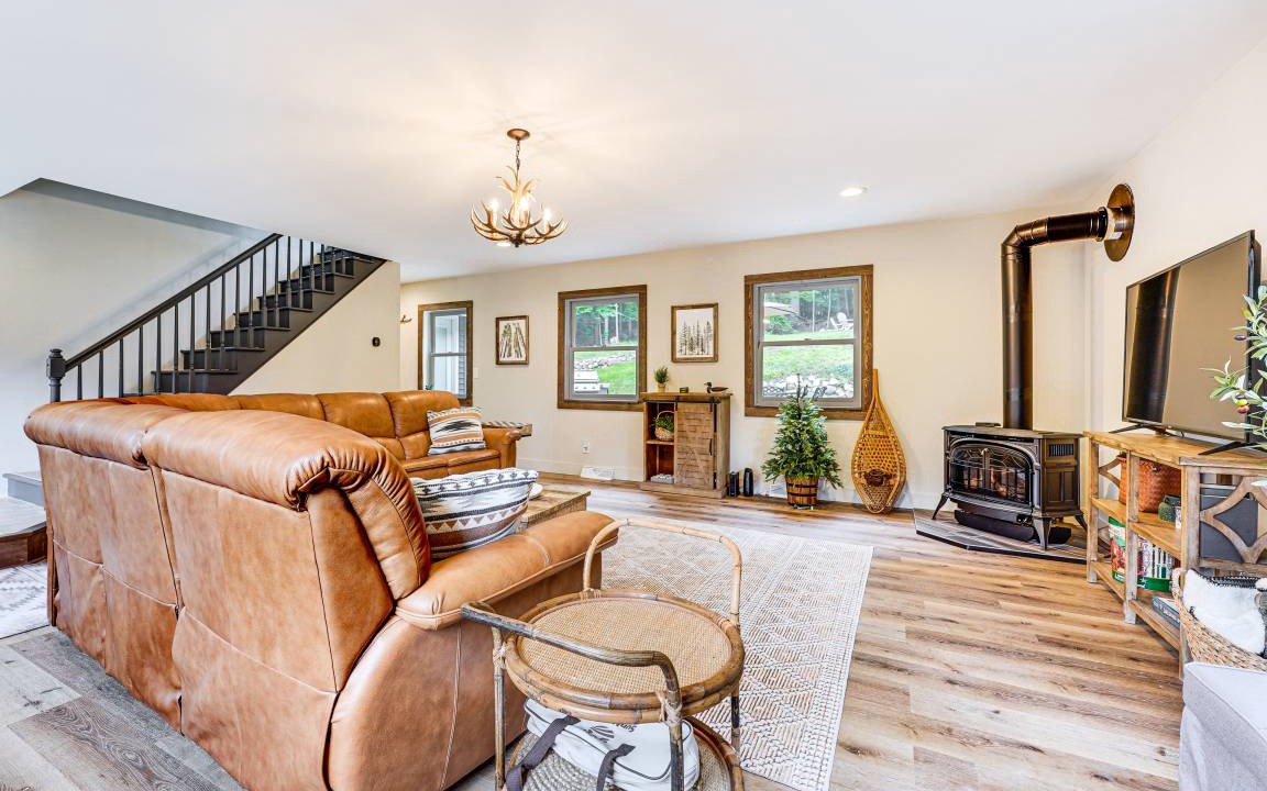 Photo of Livingroom in Lake George