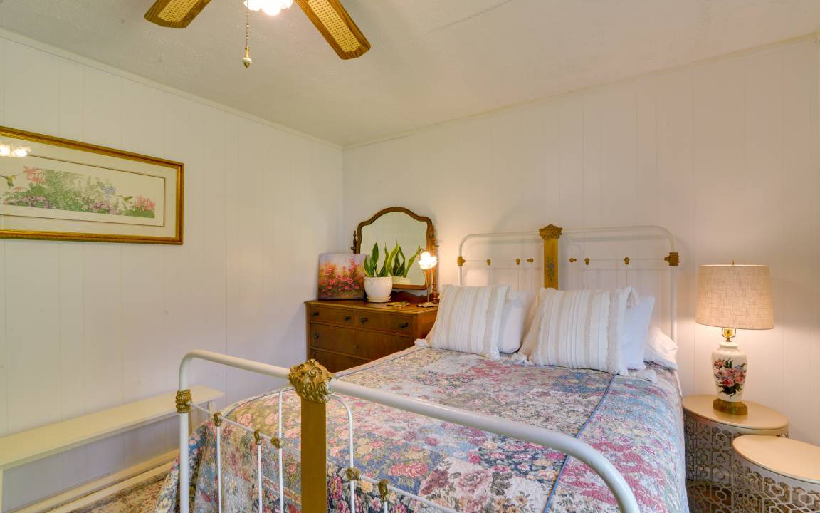 Photo of Bedroom in Parsons