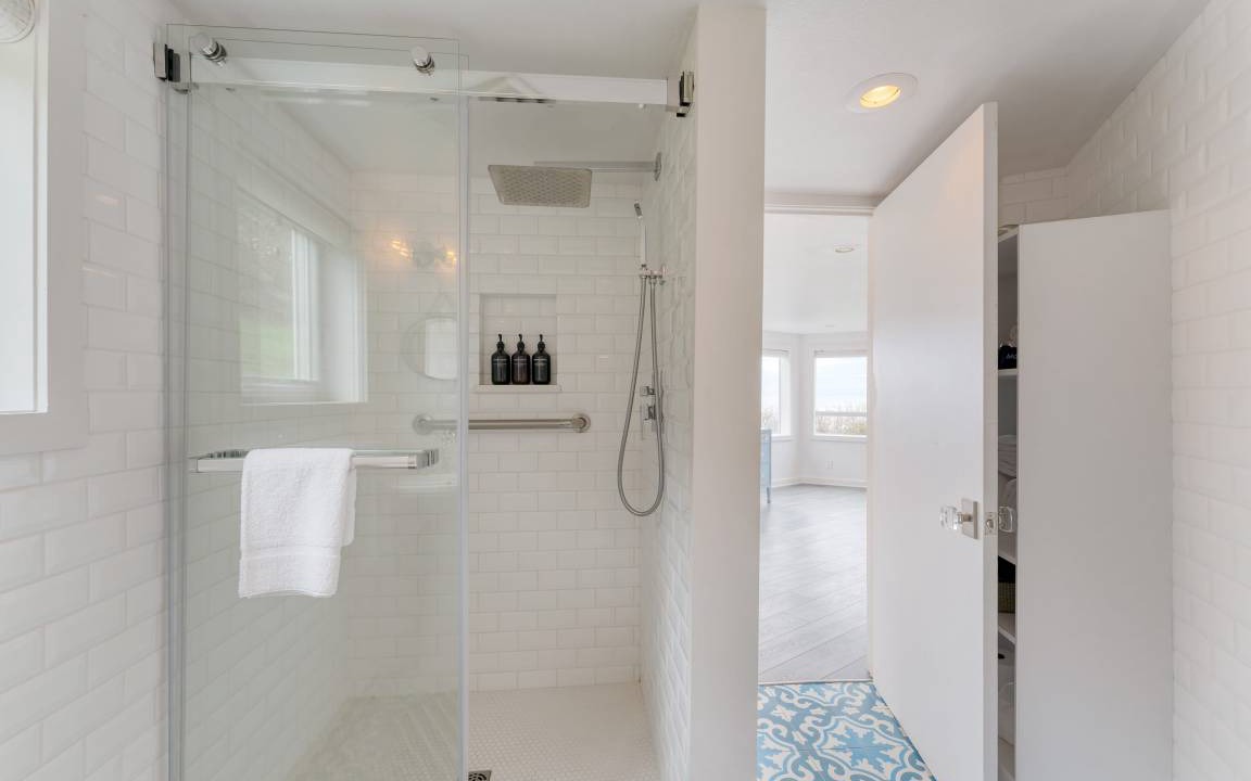 Photo of Bathroom in Arch Cape