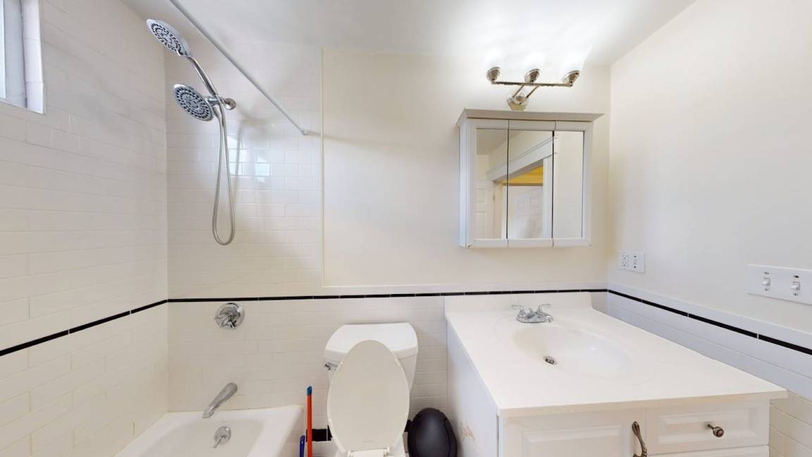 Photo of Bathroom in Oak Square