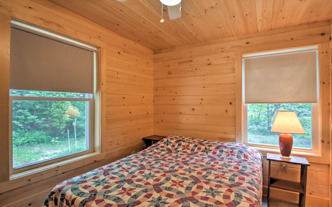 Photo of Bedroom in Raymond