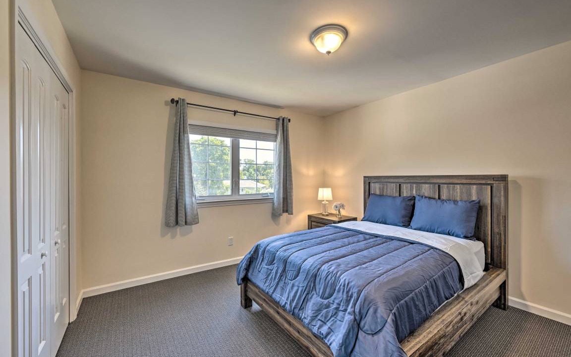 Photo of Bedroom in Glen Cove