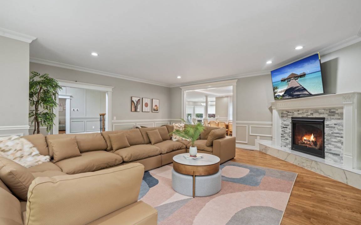Photo of Livingroom in Bay Shore