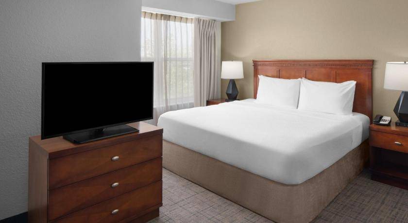 Photo of Bedroom in Holtsville