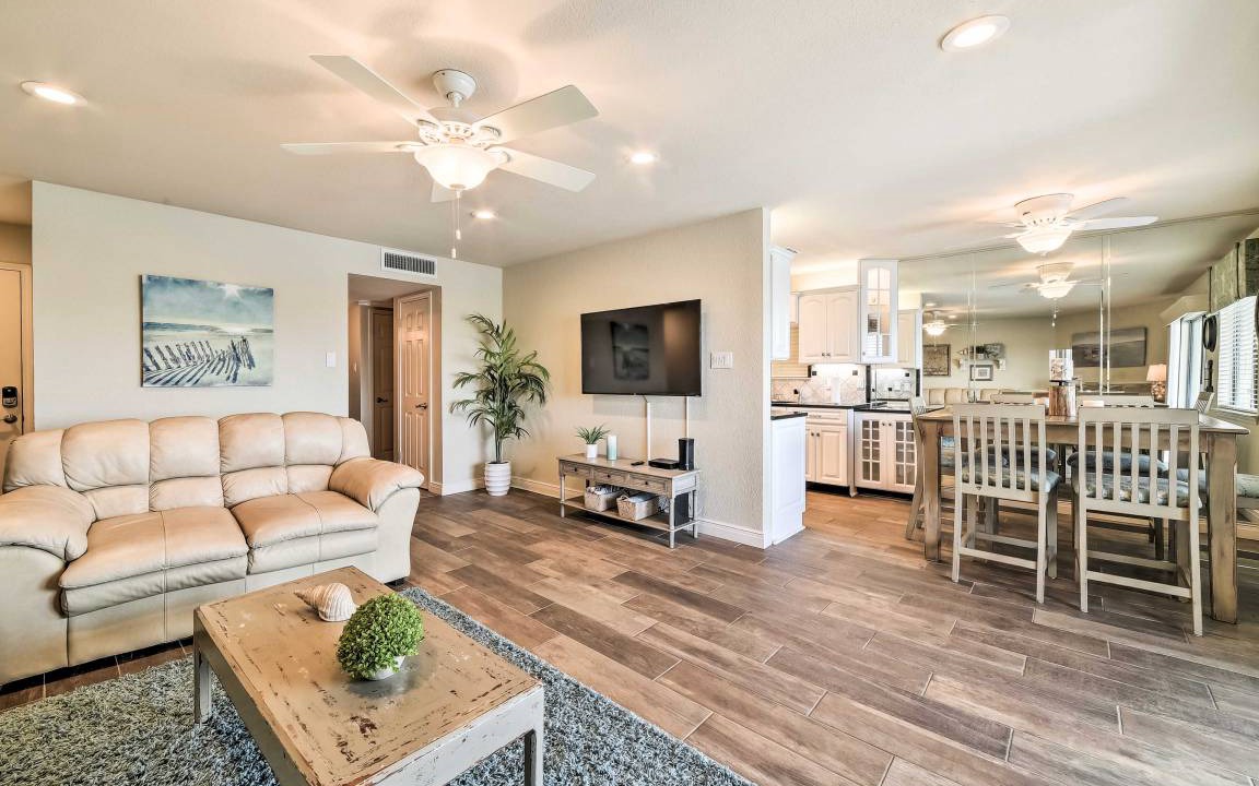 Photo of Livingroom in Corpus Christi