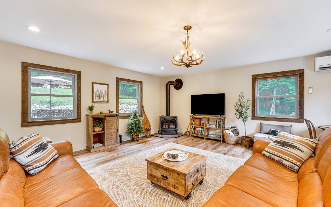 Photo of Livingroom in Lake George
