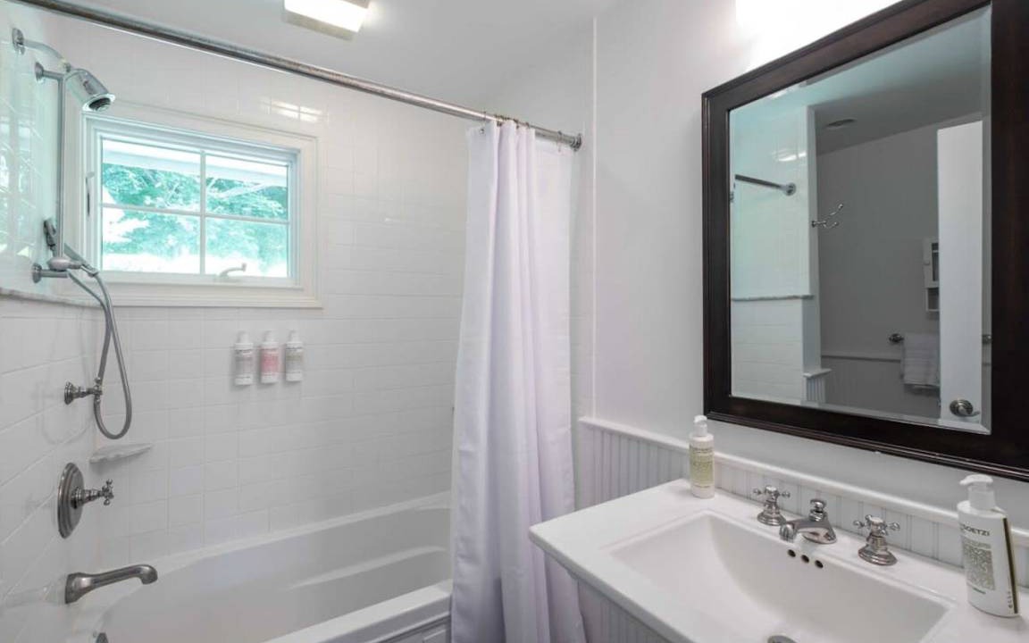 Photo of Bathroom in East Hampton North