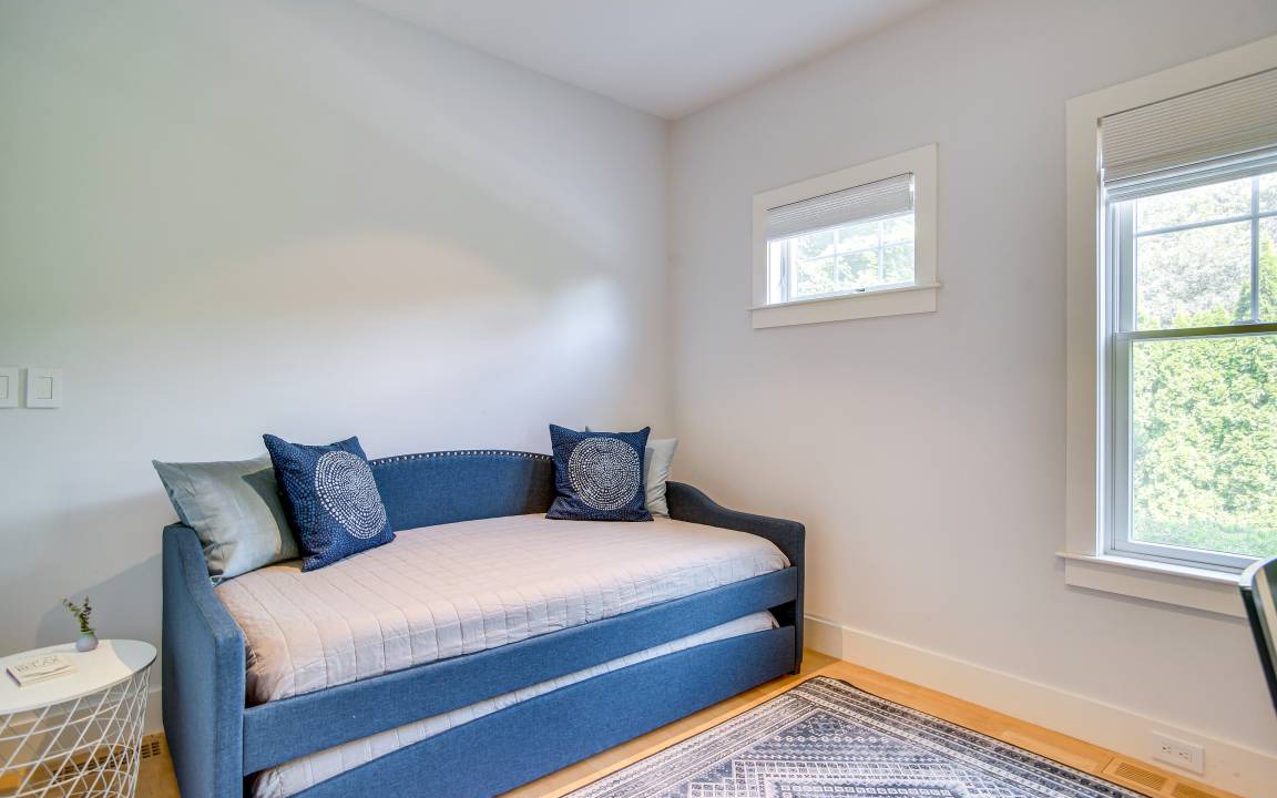 Photo of Bedroom in Centerville