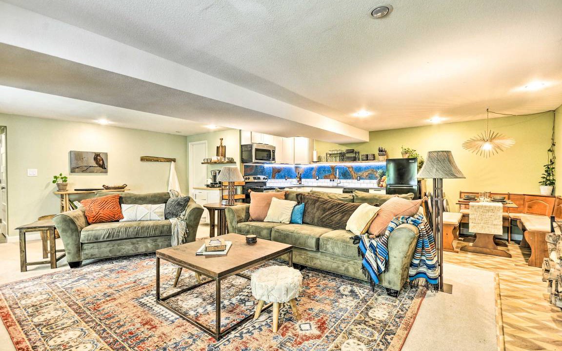 Photo of Livingroom in Pleasant Valley