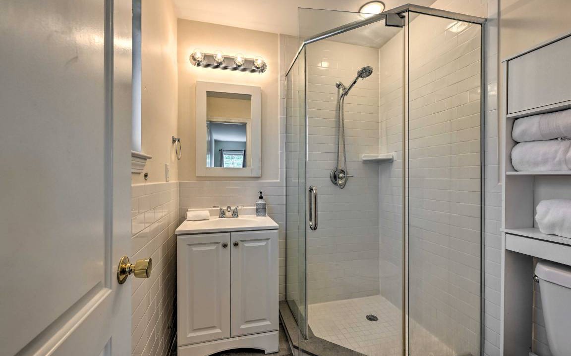 Photo of Bathroom in Glen Cove